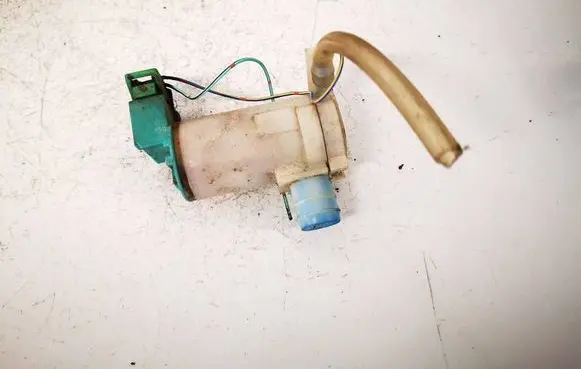 Nissan X-Trail T30 Windscreen/windshield washer pump 2224616A