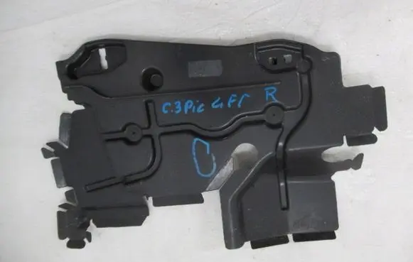 Citroen C3 Picasso Intercooler air guide/duct channel 9802945180