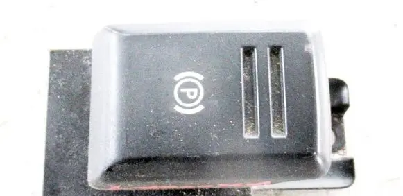 Land Rover Discovery 3 - LR3 Hand parking brake switch YUG500320PVJ 040917