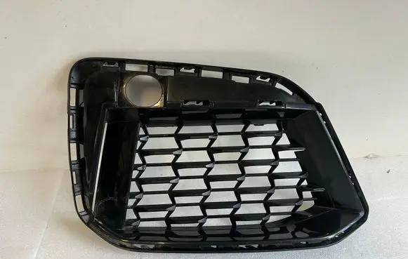 BMW 5 G30 G31 G38 Front bumper lower grill 8098670