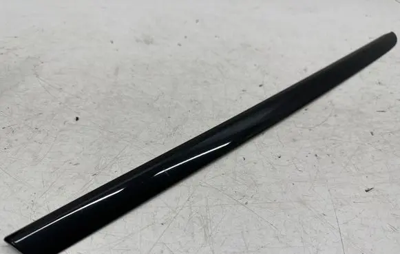 Rear fender molding trim