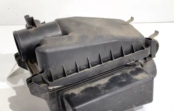 Toyota Yaris Air filter box 