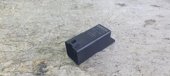 Seat Toledo IV (NH) Glow plug pre-heat relay 0281003038 038907281D