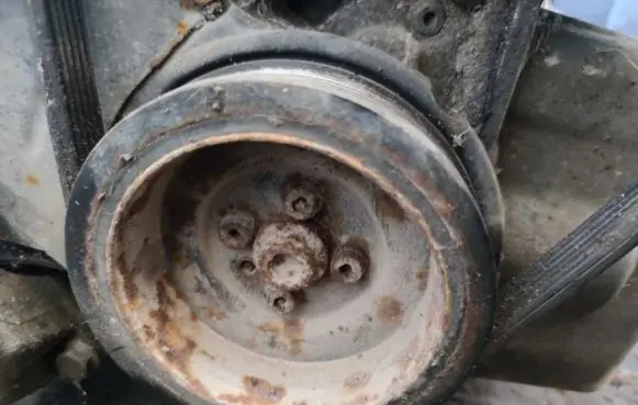 Volkswagen Golf IV Crankshaft pulley