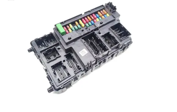 Ford Ranger Fuse module GU5T15604CEC A2C75375002