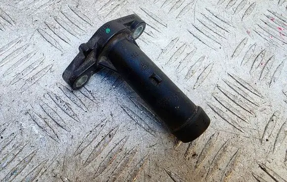 Volkswagen Atlas Engine coolant pipe/hose 03H121144A