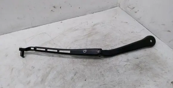 BMW 3 E90 E91 Front wiper blade arm 7174640