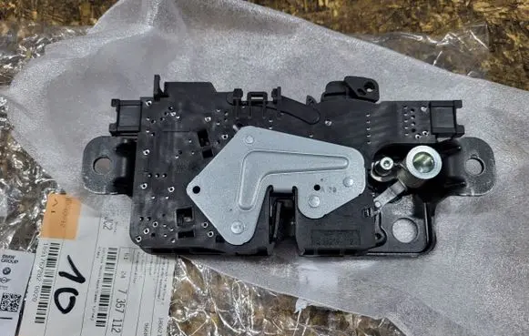 BMW 3 G20 G21 Tailgate lock latch 390035535278