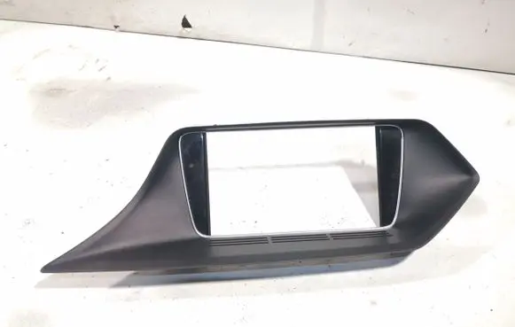 Mercedes-Benz E W212 Radio/GPS head unit trim A2126802136