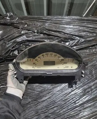 Mercedes-Benz A W168 Speedometer (instrument cluster) 09052680091