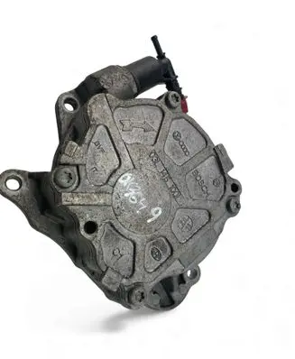 Audi A4 S4 B8 8K Vacuum pump 03L145100