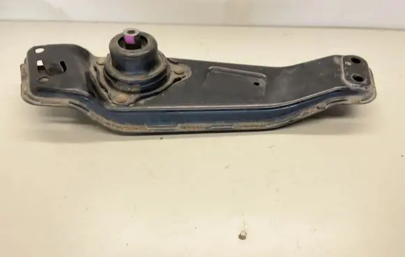 Lexus GS 250 350 300H 450H Gearbox mounting bracket 1237131290 5720930030