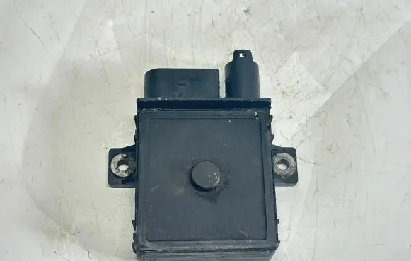 BMW 5 E60 E61 Glow plug pre-heat relay 7801201 12217801201