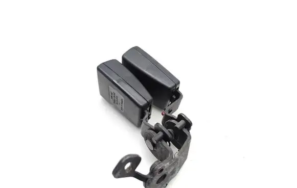 Seat Leon (5F) Rear seatbelt buckle 5F0857739