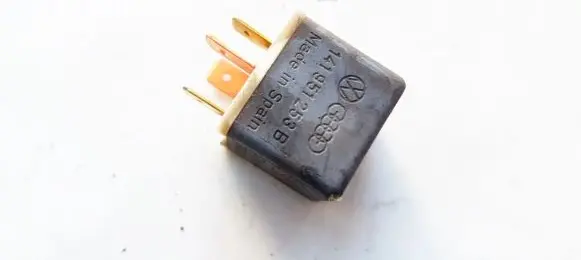 Audi A3 S3 8L Other relay 141951253B