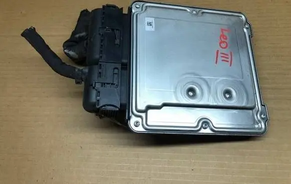 Seat Leon (5F) Engine control unit/module 04L907309B 0281018510