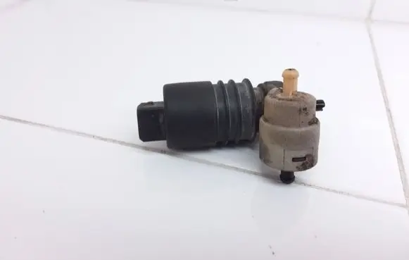 Volkswagen Sharan Windscreen/windshield washer pump