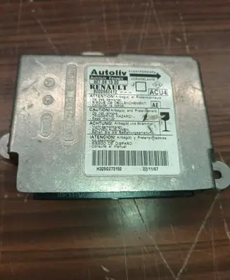 Renault Megane II Airbag control unit/module 8200682412 607061300
