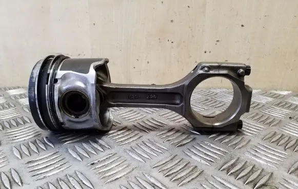 Chevrolet Captiva Piston with connecting rod 5520 C20Z20