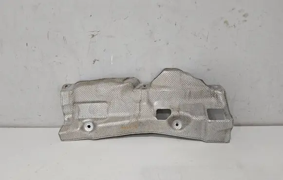 Porsche Cayenne (9Y0 9Y3) Heat shield in engine bay 4M0825662J 4M0825662 95882566200