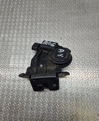 Toyota Avensis T270 Loading door lock 