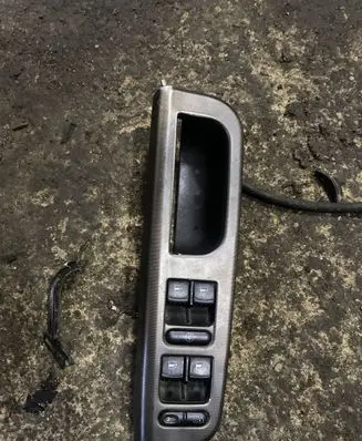 Volkswagen PASSAT B5 Electric window control switch