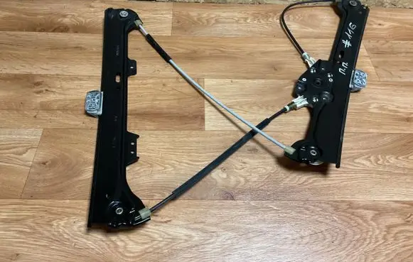 BMW 5 E60 E61 Front window lifting mechanism without motor 977972