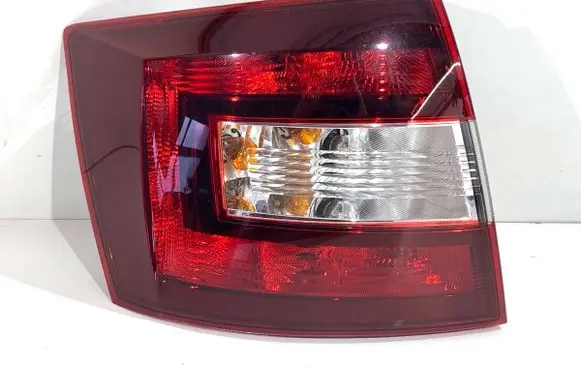 Skoda Rapid (NH) Rear/tail lights 