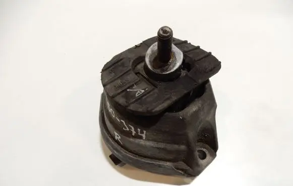 BMW 5 E60 E61 Engine mount bracket 6761092 22116761092 50374