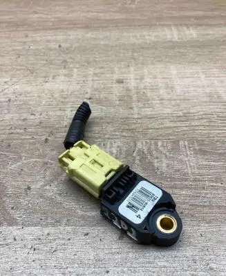 Lexus IS 220D-250-350 Airbag deployment crash/impact sensor 898310W040