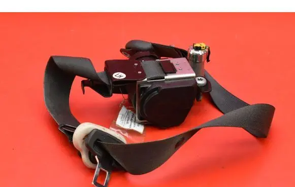 Ford Mondeo MK I Front seatbelt DS73F61295AM