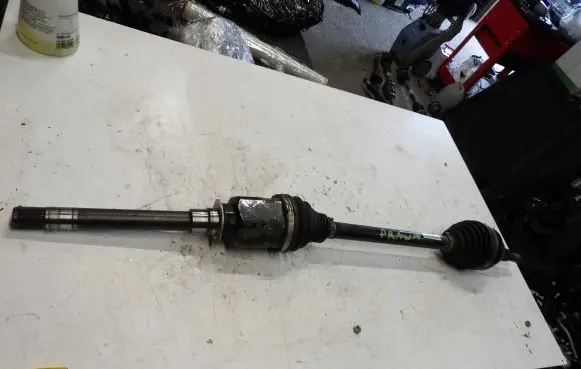 Jeep Grand Cherokee Front driveshaft P68193660AA