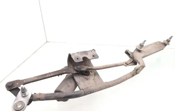 Hyundai Trajet Front wiper linkage and motor