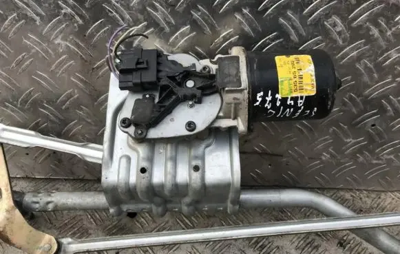 Renault Scenic II - Grand scenic II Wiper motor 53565202 mng3-40