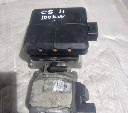 Citroen C5 Air suspension compressor 963671388000