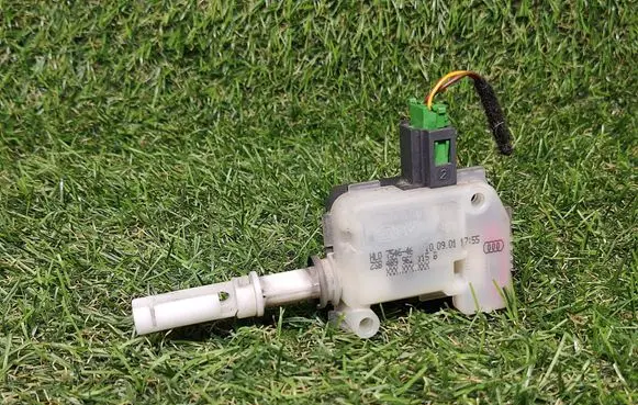 Audi A6 S6 C6 4F Tailgate boot lock/latch motor 4B9962115B
