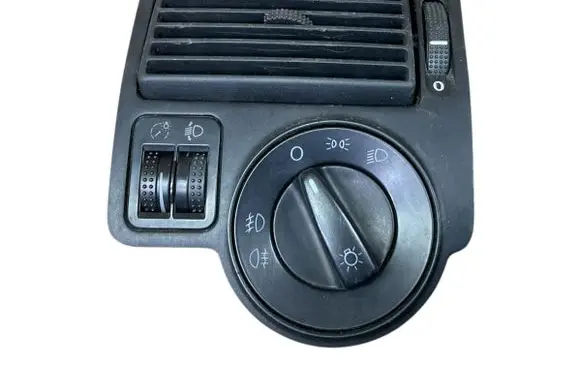 Volkswagen Golf IV Dashboard side air vent grill/cover trim 1C0941531A 1J1815715A