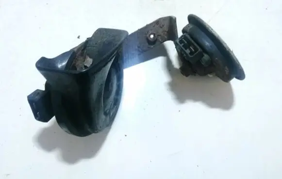 Audi A4 S4 B5 8D Horn signal 0091001