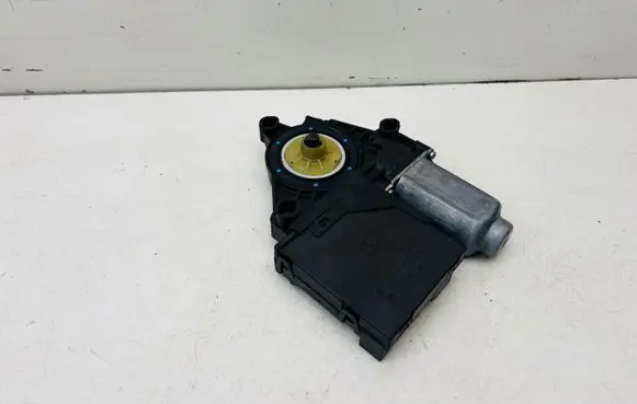Volkswagen Touran II Front door window regulator motor 5K0959792 1T0959702R