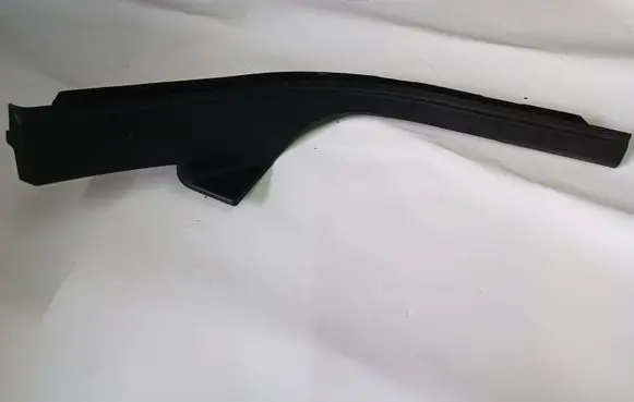 BMW X5 E70 (B) pillar trim (bottom) 51477148527 7148527 1083410