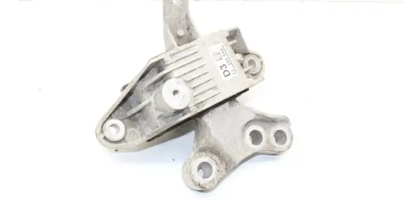 Opel Zafira C Engine mount bracket 13248544