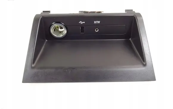 Skoda Fabia Mk3 (NJ) USB socket connector 6V0857357A