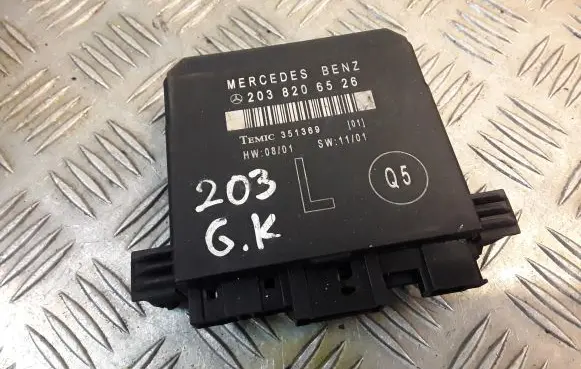Mercedes-Benz C W203 Door control unit/module 2038206526 A2038206526