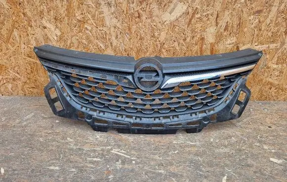 Opel Vectra C Front bumper upper radiator grill 39079790