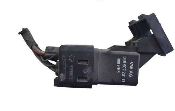 Seat Leon (1P) Glow plug pre-heat relay 0281003038