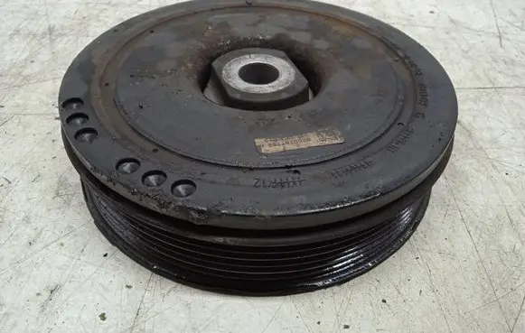 Nissan Qashqai+2 Crankshaft pulley 8200767762