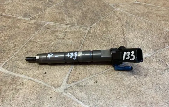 Mercedes-Benz E W213 Fuel injector A6540700187