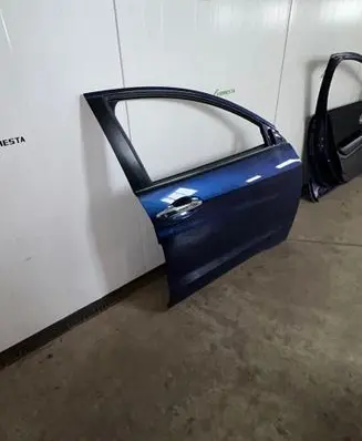 Honda HR-V Front door