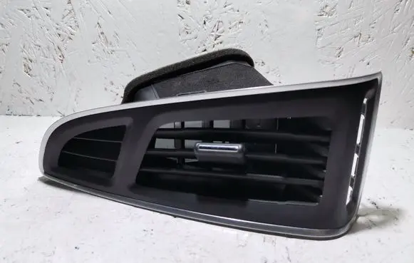 Ford Focus Dashboard side air vent grill/cover trim BM51018B09