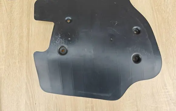 BMW 8 G16 Rear underbody cover/under tray 6861144